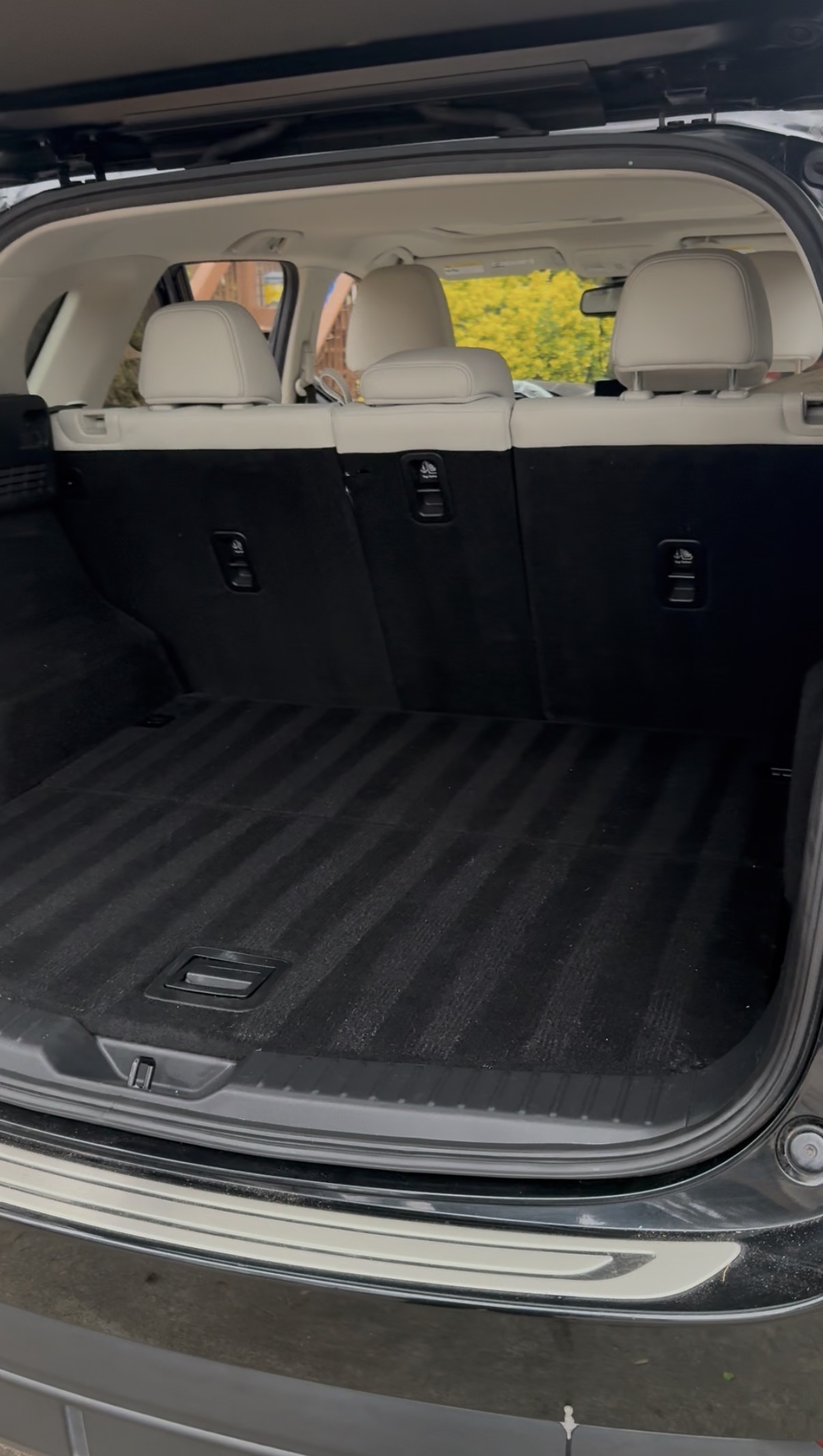 SUV trunk cargo area detail
